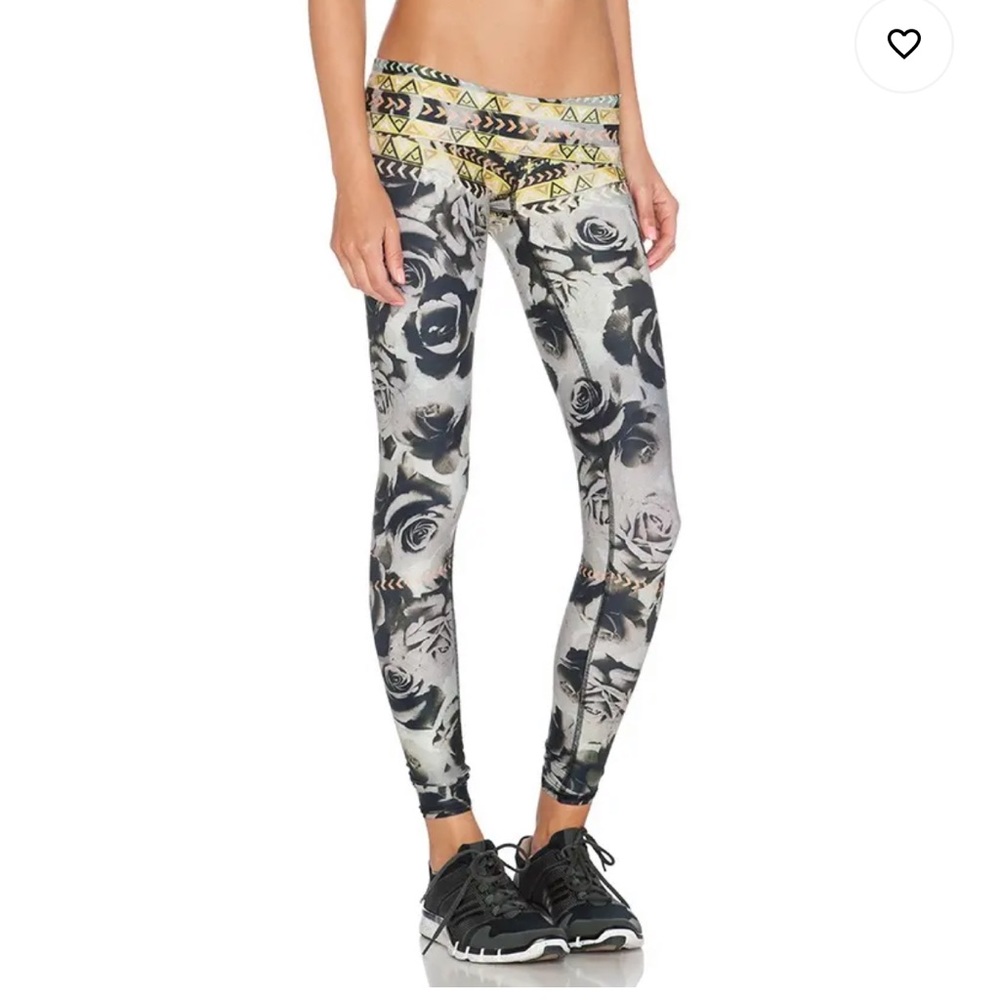 Revolve Teeki Desert Rose Hot Pant Leggings XS